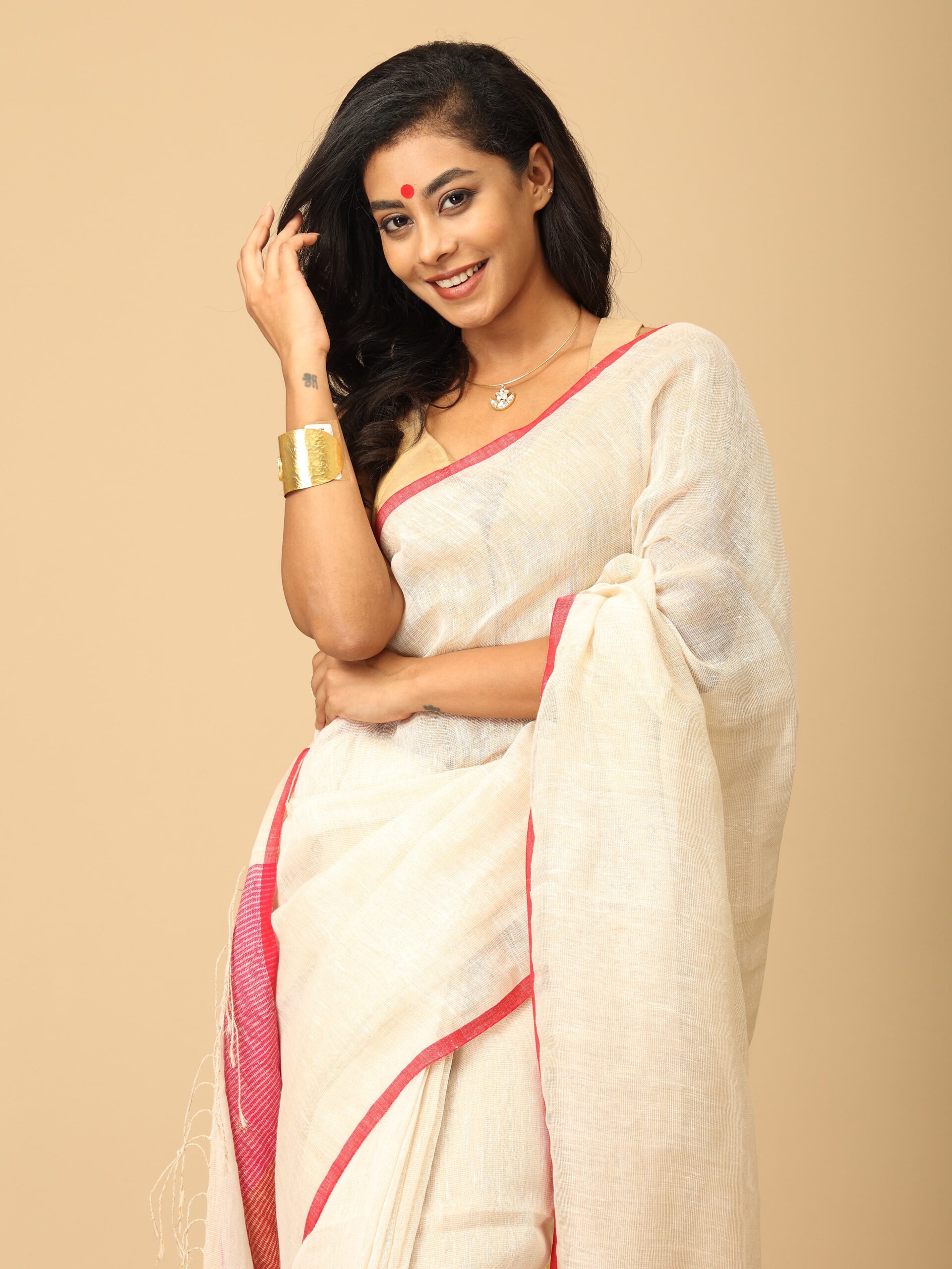 white and red Linen and Zari Saree - Image 4