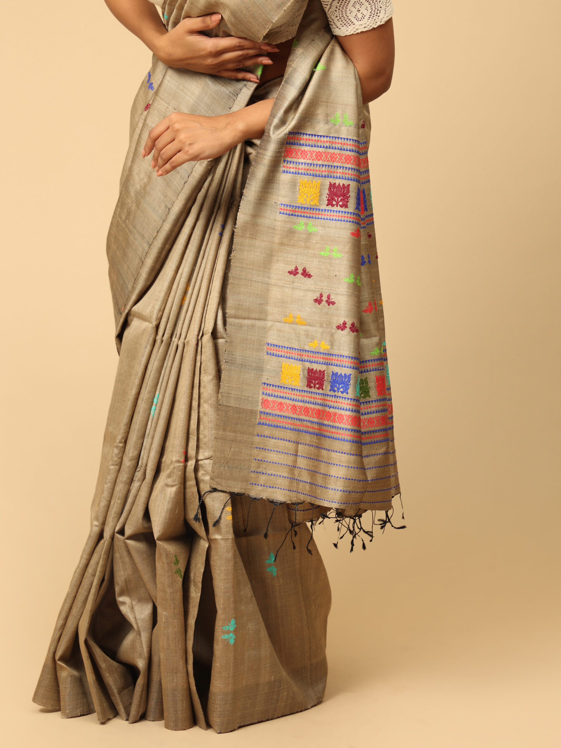 Butterfly motifs Fine Tussar - Image 4